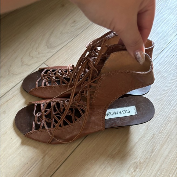Women’s Lace Up Sandals - Picture 2 of 5